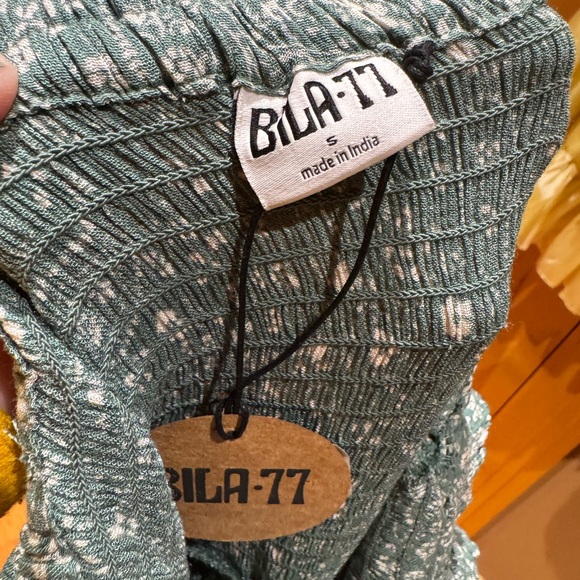 Bila 77 Textured Green Knit Romper - Picture 3 of 3